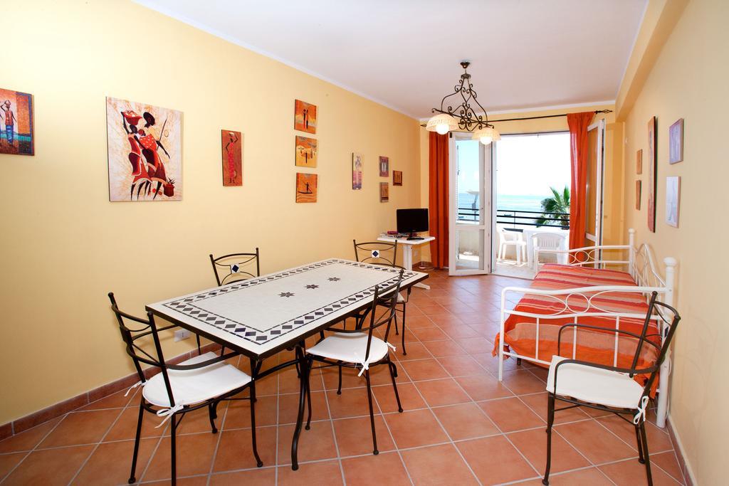 Polifemo Appartement Letojanni Kamer foto